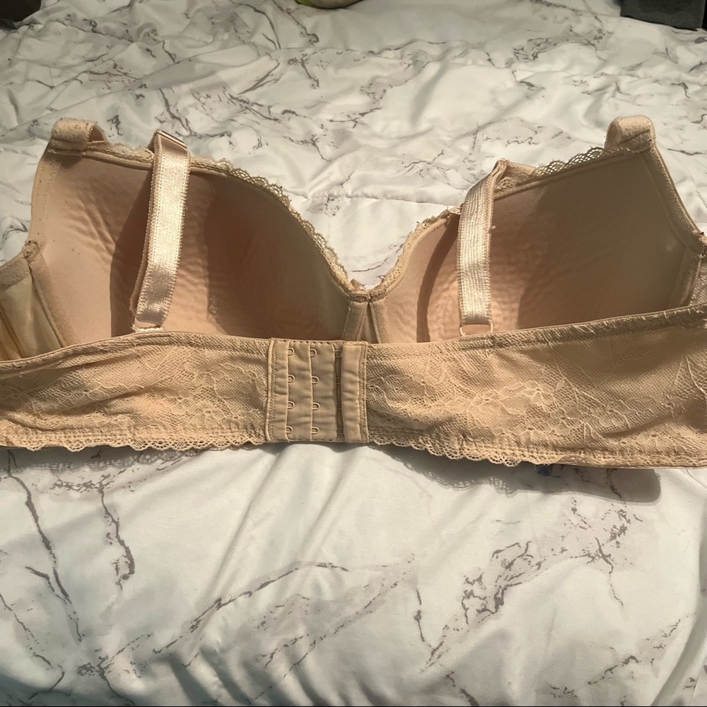 Intimates cream lace bra size 46D - Picture 2 of 5